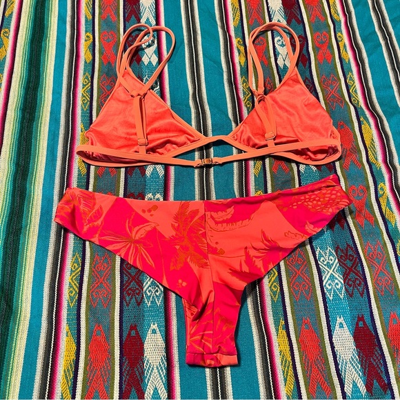 RVCA Coral and Magenta Bikini Set + Bundle of 5 Bikini Tops Small/Medium - Picture 13 of 16